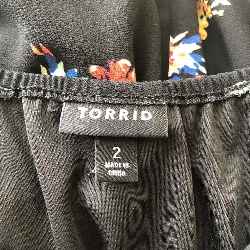 SOLD Torrid floral short sleeve off shoulder dress - Picture 11 of 11